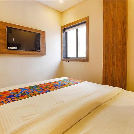 Fabhotel Peninsula - Nr Csmt Station Mumbai  Buitenkant foto